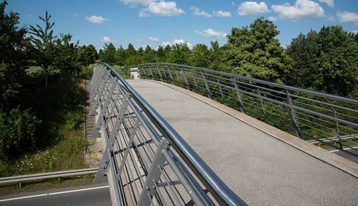 FAAG TECHNIK | Neubau Geh- und Radwegbrücke über die L 3019 in Frankfurt Kalbach